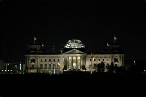 Deutscher Bundestag Reichstag bei Nacht